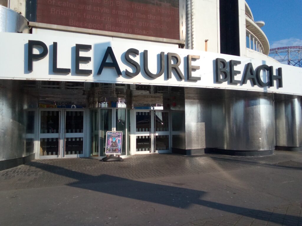 pleasure beach blackpool (2)